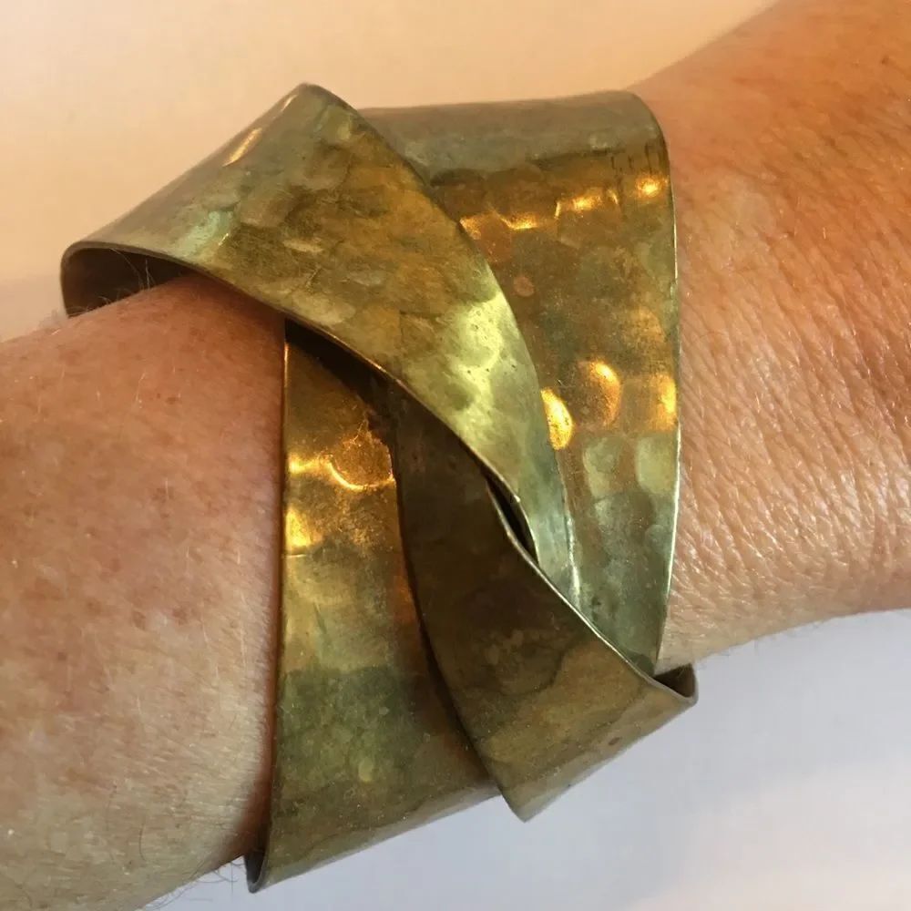 Twist Cuff! - Picture 3 of 3